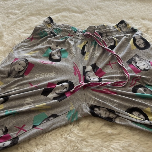 Zany FRIENDS sz M Graphic Print Pajama Pants - Picture 5 of 7